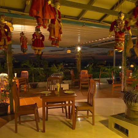 Sky View Hotel Bagan Exteriör bild