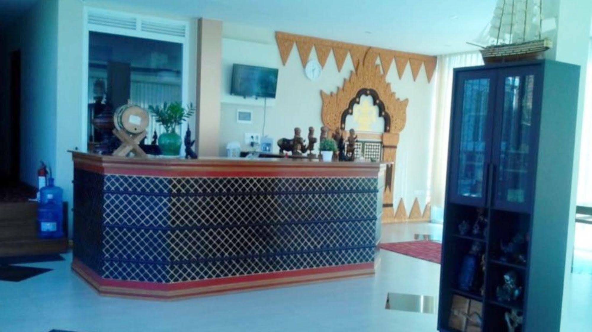 Sky View Hotel Bagan Exteriör bild