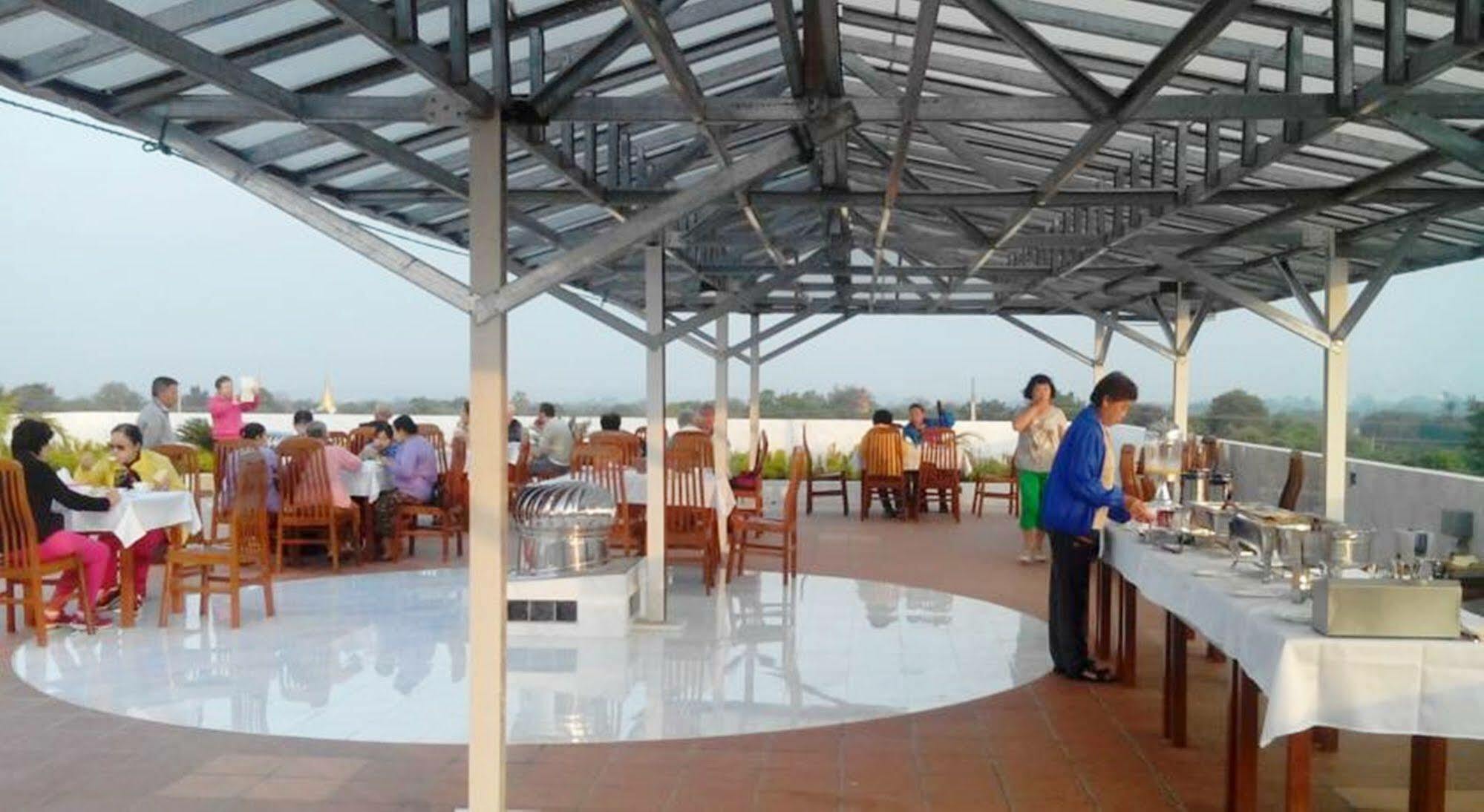 Sky View Hotel Bagan Exteriör bild